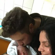 Michal Holán s rodinou: Narodil se mu syn! - 2
