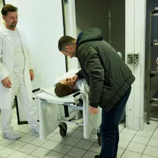Specialisté natáčejí na pitevně - 6