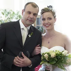 Svatba - nevěsta a ženich, herci Markéta Plánková a Petr Rychlý