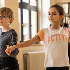 Eliška (Lotti Töpfer) a Johan (Oliver Vyskočil)