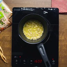 MasterChef recepty: Kachní prso s opečeným škubánkem v panko strouhance a kedlubnové zelí - 8