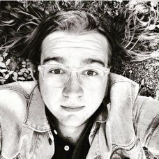 Jake Harper - Angus T. Jones 2017 - 8
