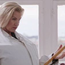 Leona Machálková jako Queen Latifah.