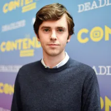 Freddie Highmore z filmu Karlík a továrna na čokoládu - 19