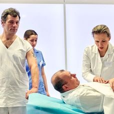 Ordinace: Mázl pod koly auta! - 1
