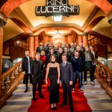 Slavnostní premiéra v Lucerně (Král Šumavy: Agent chodec)