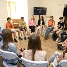 Debata se studenty o seriálu Sex O'Clock