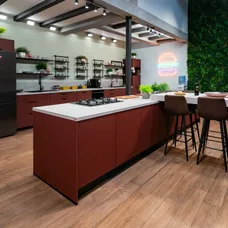 Kuchyně po soutěžěící v ubytování Hell's Kitchen