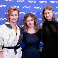 Jitka Schneiderová, Pavla Gajdošíková a dcera Anna Sofie Švehlíková na slavnostní premiéře Extraktorů