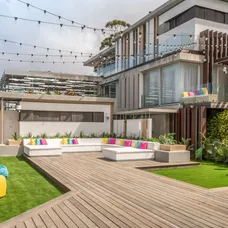 Love Island Velká Británie vila (9)