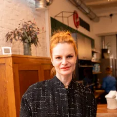Iva Pazderková na tiskové konferenci TV Nova