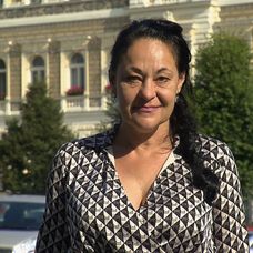 Marie je oproti tomu 53letá kadeřnice, která se nezastaví.