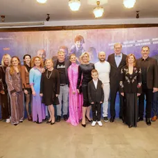 Kompletní delegace filmu Šviháci na slavnostním uvedení v kině Lucerna (12. ledna)