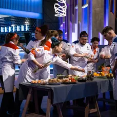 Ve čtvrtém díle Hell's Kitchen se rozhodně neplýtvá jídlem.