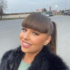 Love Island - Lenka