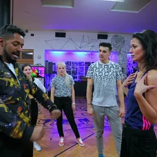 Tvoje tvář má známý hlas - Adéla Gondíková v maskérně a při nácviku - 1