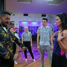 Tvoje tvář má známý hlas - Adéla Gondíková v maskérně a při nácviku - 1