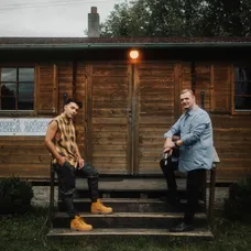 Pro Jana Bendiga má navíc celý projekt symbolický význam: právě s písní Podvod vystoupil před lety v semifinále Česko Slovenské SuperStar, kterou tehdy Mareš moderoval.