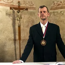 Ordinace: Ota Kovář jako oddávající