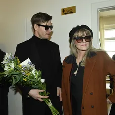 Chantal Poullain a Vladimír Polívka na pohřbu Jiřího Pechy