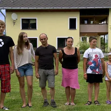 Výměna manželek - Šok z nepořádku a přeplácaného bytu - 4