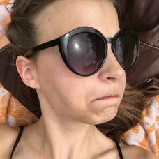 Grimasy herečky Simony Lewandowské coby Emy z Ordinace - 8