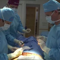 O 10 let mladší - operace prsou a břicha - 2