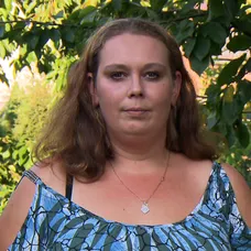 Iveta se jmenuje také druhá manželka. Pochází ovšem z Brzic a pracuje jako pečovatelka a barmanka.