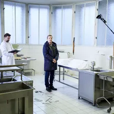 Specialisté natáčejí na pitevně - 7
