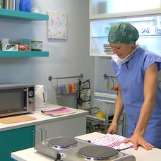 Ordinace: Andrea si ublíží, schválně se pořeže! - 3