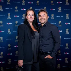 Vítěz Survivora Vláďa s partnerkou na warm up party k Českému slavíkovi 2025