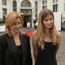 Jitka Schneiderová s dcerou Sofií na festivalu ve Varech