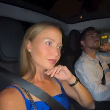 Viky z Love Islandu s partnerem.