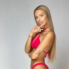 Love Island - Julie