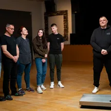Na vážení dorazila celá Tomášova rodina. 