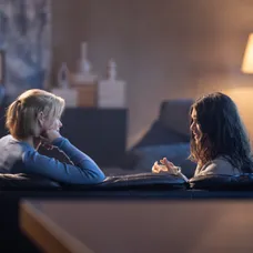 Patricie Solaříková a Leona Skleničková ve Specialistech