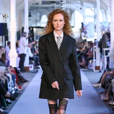 Barbora Fialová pro Beatu Rajskou na KVIFF