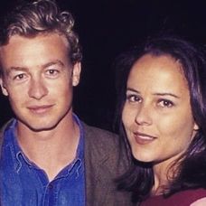 Simon Baker s manželkou