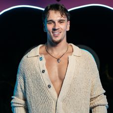 Love Island - Honzi Michálek