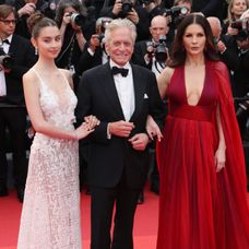 Carys Zeta Douglas, Michael Douglas a Catherine Zeta-Jones 1