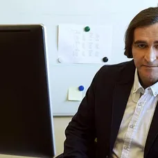 Seriál Ulice: Chat s představitelem Karla Chmelarčíka Janem Kolaříkem (cropped)