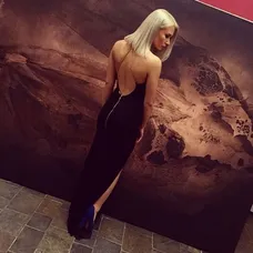 Laura Wengova - Dlouhé vlasy - 4