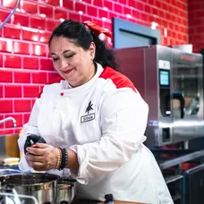 Silvia připravuje večerní servis