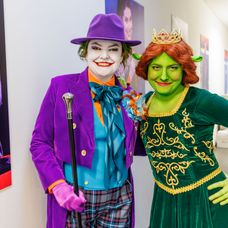 Kvízová Dáma a Belladonna v kostýmech