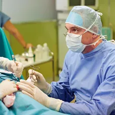 Ordinace: Kdo se ukrývá pod rouškou? - 16