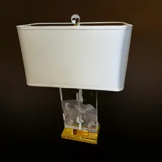 Zlatá labuť-lampa s peřím