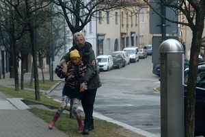 Kapitán Kreiner je úplně mimo! Takhle ho oblbnula uspávací šipka od Marty