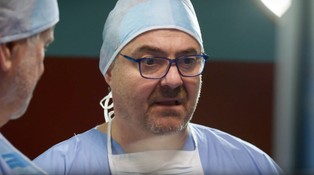 Švarc ukáže, že má dobré srdce: Proč uteče z operačního sálu?