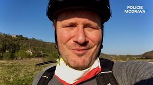 Sport i psaní románu! Podporučík Josef Vítek je všestranný talent!