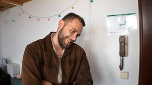Netradiční terapie: Navrátil z Kmenovky léčí improvizací a smíchem